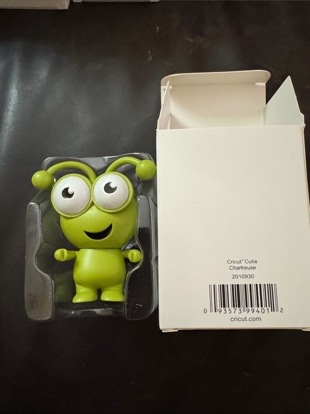 🆕 Cricut Cutie Figurine - Chartreuse Green NIB